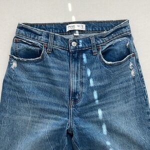 Abercrombie Curve Love 90s Ultra High Rise Straight Jean